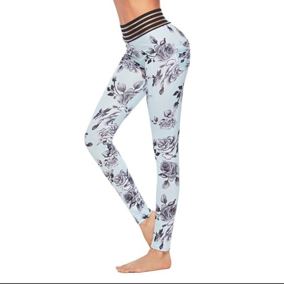 NWT Sexy Scrunch Back leggings. - Picture 5 of 10